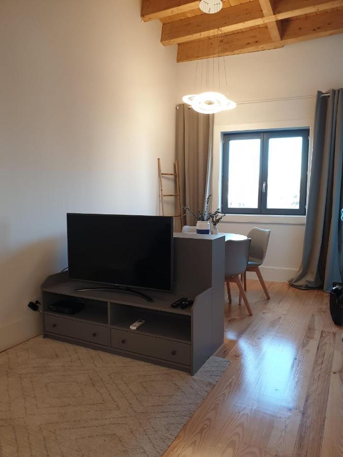 Stunning Downtown Apartment - 4 Pp/ Ac / Tv / Wifi Порто Екстериор снимка